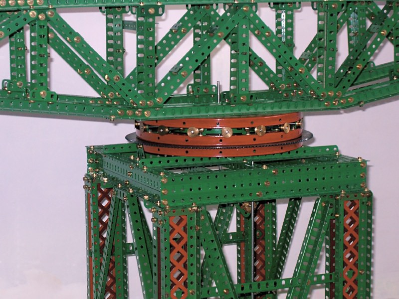 The fully restored Meccano in use in my SM4 Giant Block Setting Crane